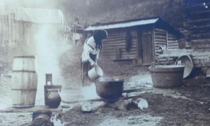 Credinţe stranii ale românilor în urmă cu un secol  Câte păcate îţi ierta Dumnezeu dacă striveai un păianjen jpeg