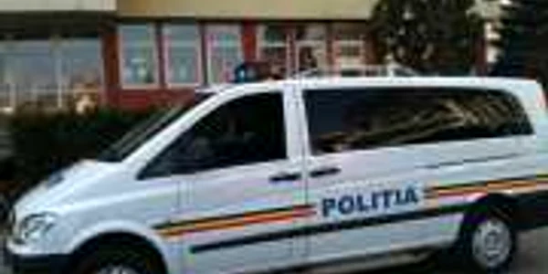 Poliţia încearcă să o găsească pe fata dispărută de la data de 6 aprilie