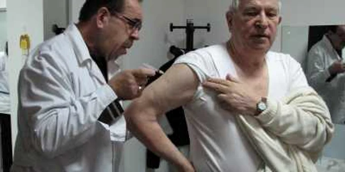 Primii vaccinaţi au fost pensionarii