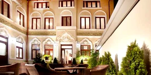 Casa cu ferestre veneţiene din Bucureşti FOTO ARTMARK