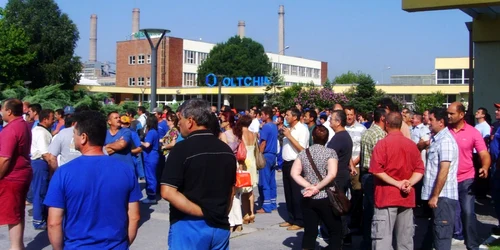 Angajaţii Oltchim au relaut protestele