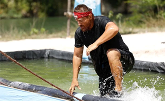 
    Lui Moroşanu i-a rămastricoul larg de când a dat jos 12 kg  