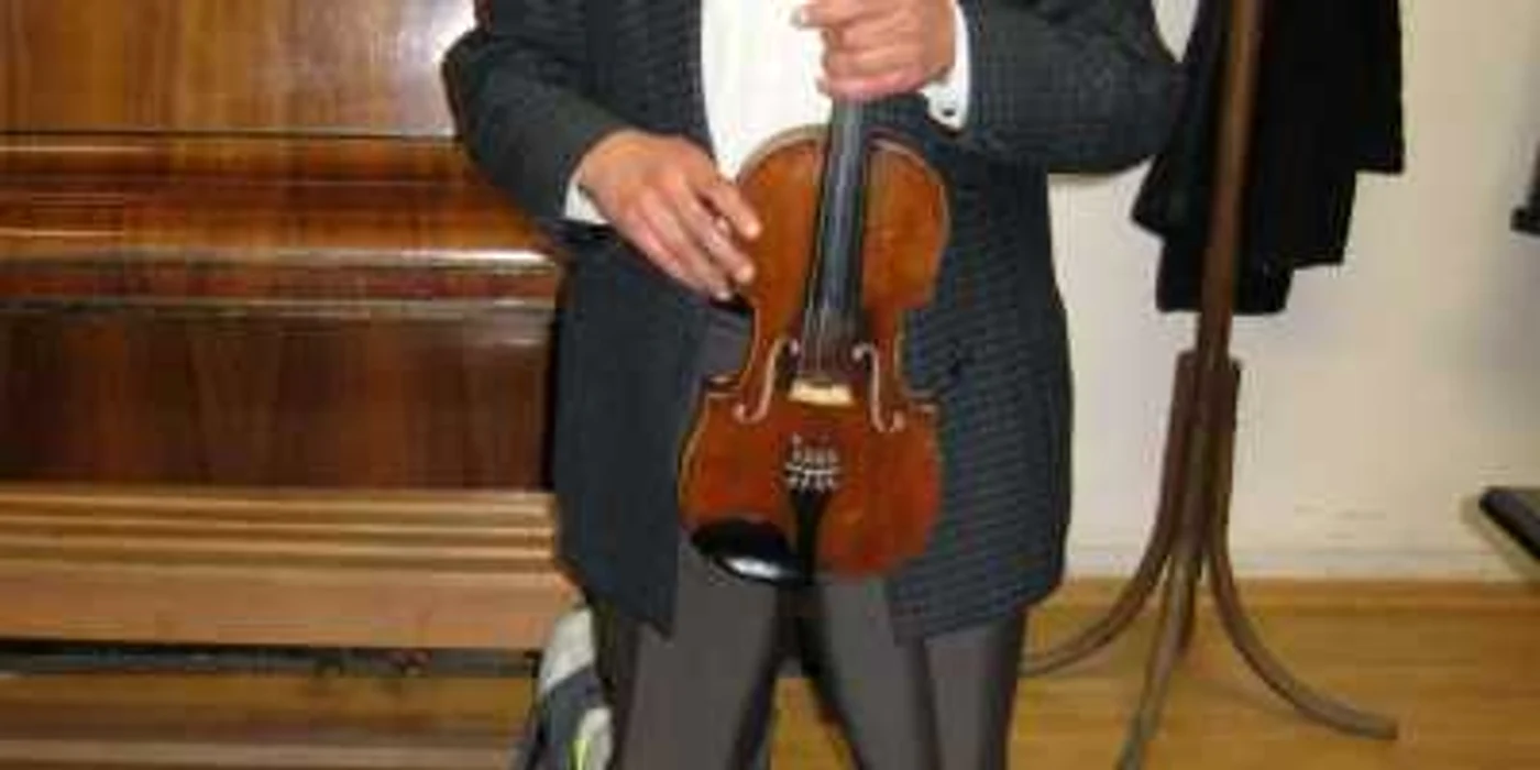 Nicolae Oprea a învăţat sute de elevi să cânte la vioară