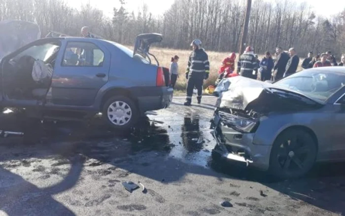 Doi oameni au murit în urma impactului FOTO ISU Argeş