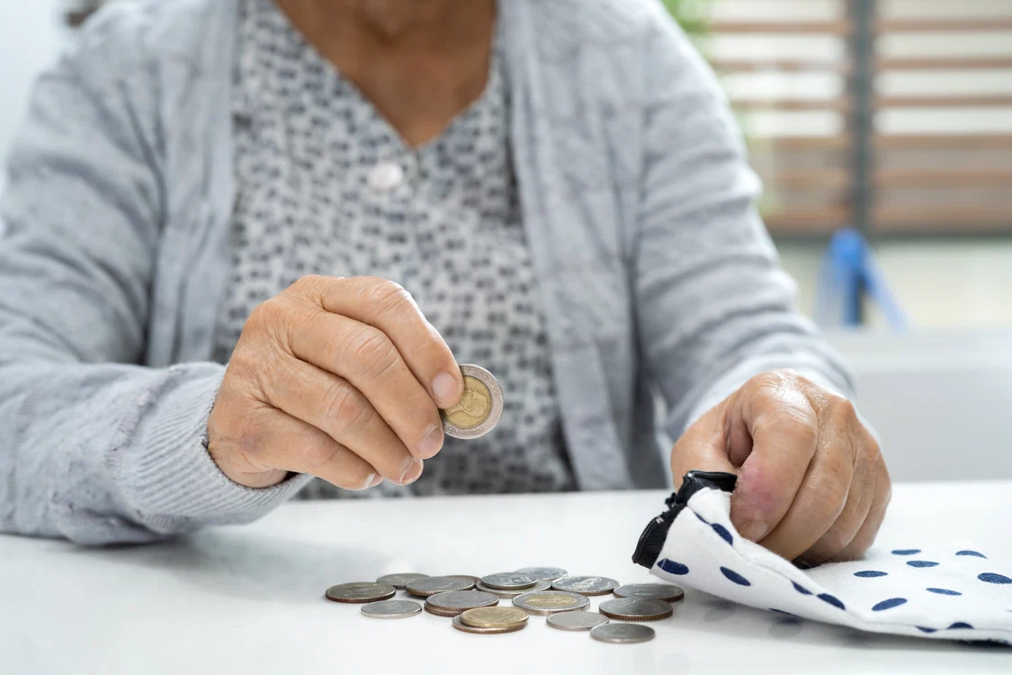 Unii pensionari au primit bani în plus. FOTO Shutterstock (Arhivă)