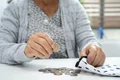 Batrana pensionara bani pensie FOTO Shutterstock jpg