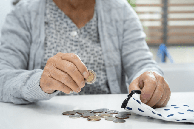Pensie record: o femeie care a lucrat 61 de ani primește 9.700 euro pe lună