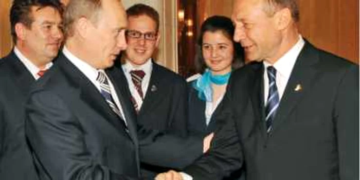 Traian Băsescu a fost comparat cu Vladimir  Putin de jurnaliştii  publicaţiei „The Economist“