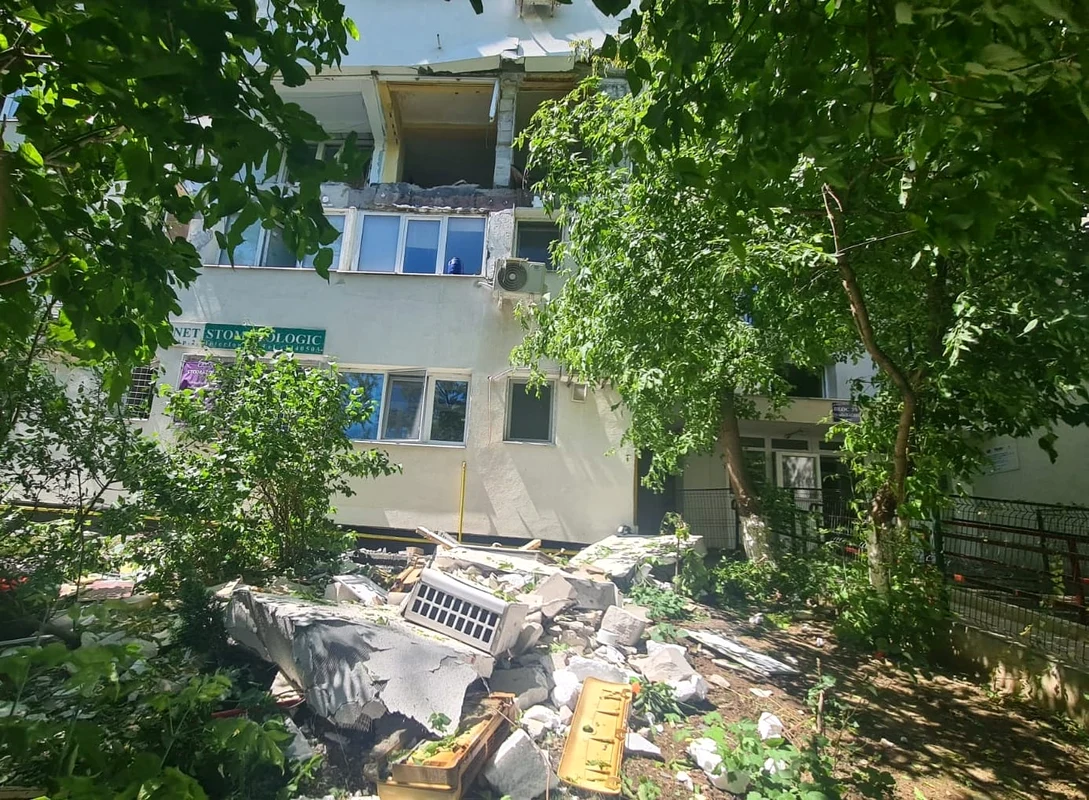 O explozie s-a produs într-un bloc din Capitală.
