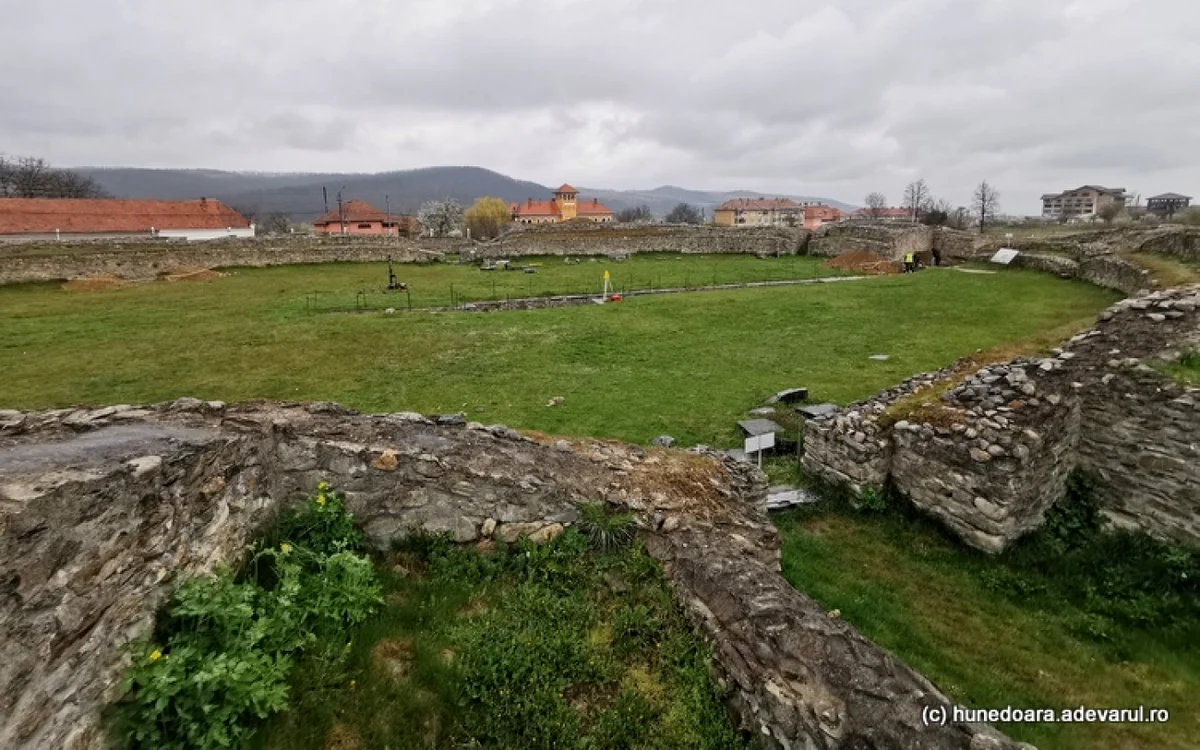 Afiteatrul din Ulpia Traiana Sarmizegetusa. Foto: Daniel Guță