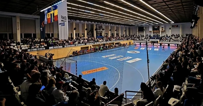 La meciurile de handbal, sala e mereu plină la Constanța