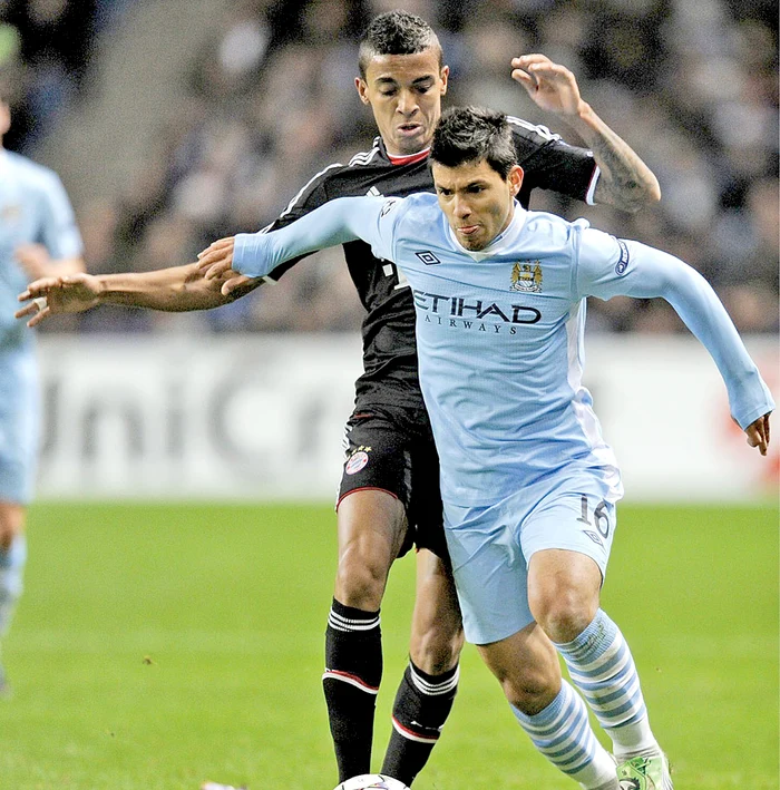 Aguero va lipsi din echipa lui Manchester City pentru două săptămâni după ce a suferit o accidentare stupidă (FOTO: Reuters)