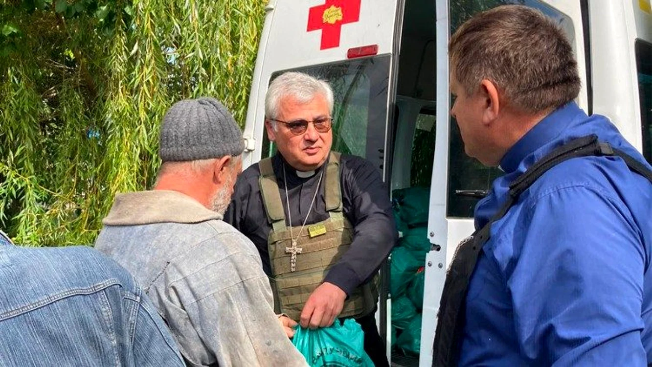 Cardinalul Konrad Krajewski va ajunge cu misiunea sa umanitară la Harkov Foto: Twitter/ Vatican News