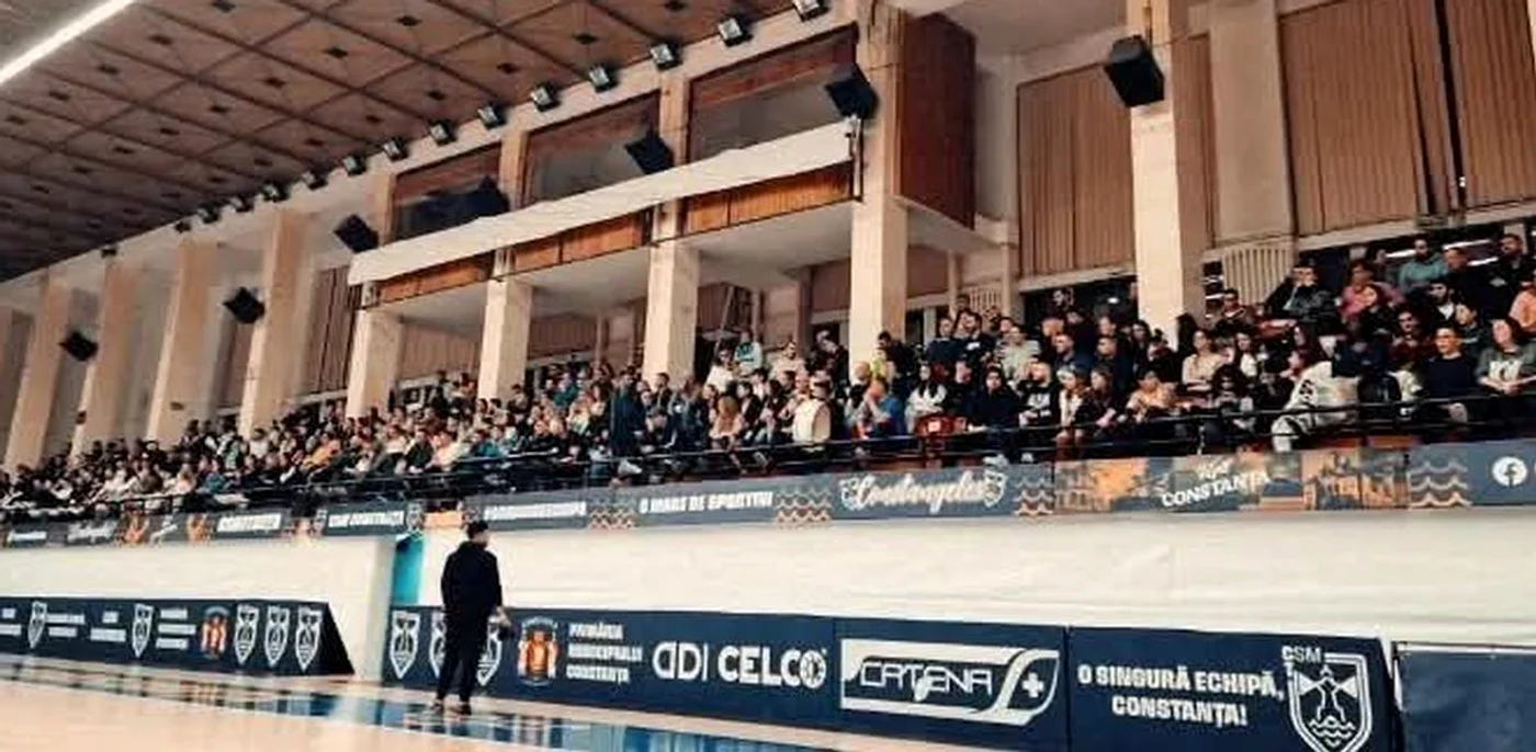 Spectatorii vin în număr mare la meciurile de handbal și de baschet la Constanța