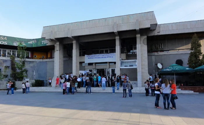 Bursa Locurilor de Muncă de la Slatina va avea loc la Casa Sindicatelor  (FOTO: Mugurel Manea)