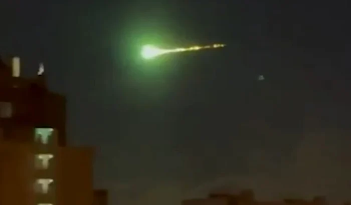 VIDEO Panică în capitala rusă. O minge de foc verde uriașă a luminat Moscova după noaptea atacurilor cu drone ucrainene