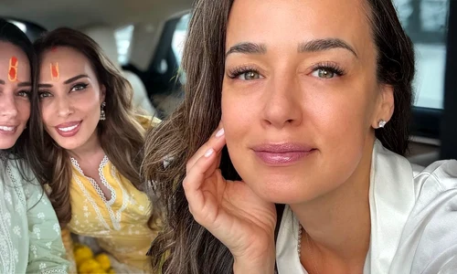 Cum a fost răsfățată Andreea Raicu de Iulia Vântur în India!