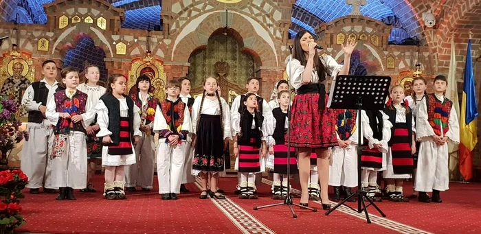 Paula Seling a susţinut un recital la cea de-a XII-a ediţie a Concertului de pricesne şi muzică religioasă „Din suflet de creştin" FOTO: Facebook