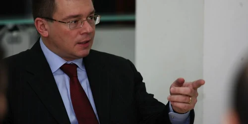 Mihai Răzvan Ungureanu, la redacţia "Adevărul" FOTO: Marian Vilău