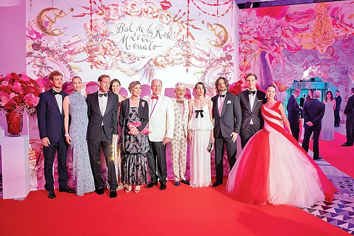 Prinţul Albert de Monaco organizează multe evenimente de acest gen în care premiază ambasadori