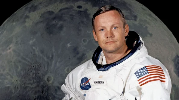 Neil Armstrong, omul ce a păşit pe Lună jpeg