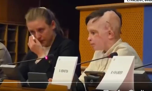 o interpretă a izbucnit în lacrimi în timp ce traducea povestea unui băiat ucrainean de 11 ani. FOTO: captură video