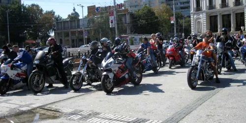 Motocicliştii au făcut o paradă în centrul Iaşiului