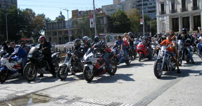 Motocicliştii au făcut o paradă în centrul Iaşiului