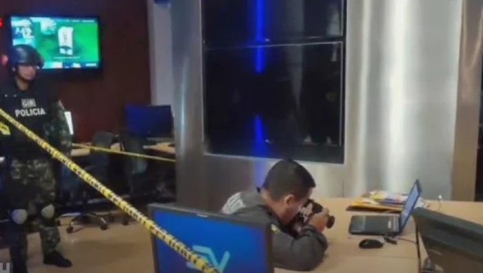 Autoritățile au realizat o detonare controlată a unui dispozitiv. Foto Captură video YouTube