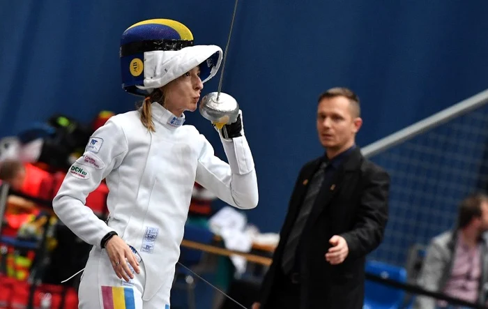 
    Ana Maria Popescu le-a învins pe sud-coreencei în Grand Prix-ul de la BudapestaFoto: Facebook / FR de Scrimă FIE  