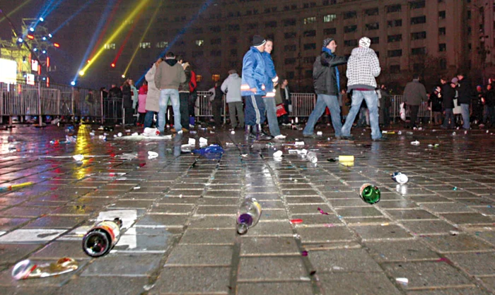 Spectacolul din Piaţa Constituţiei a strâns  50.000 de oameni