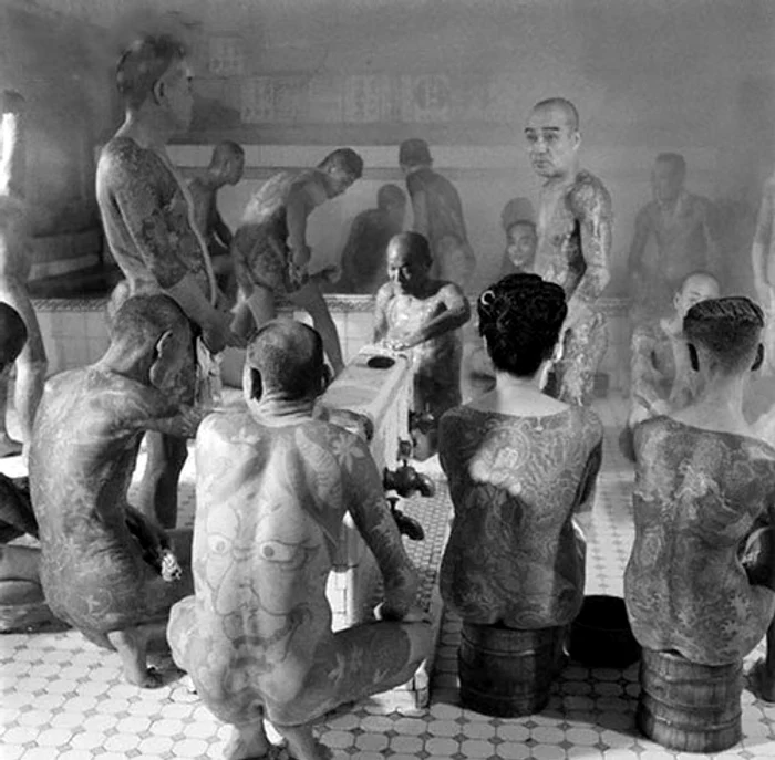 vintage photos of yakuza with their tattoos 8 jpg jpeg