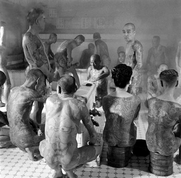 vintage photos of yakuza with their tattoos 8 jpg jpeg