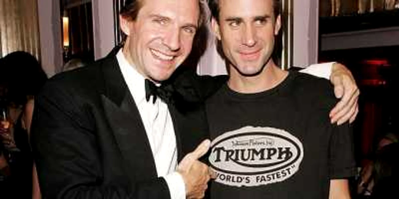 So far, so Fiennes! Cei doi sunt seducători atât pe scândura teatrului, cât şi la Hollywood. FOTO GETTY IMAGES