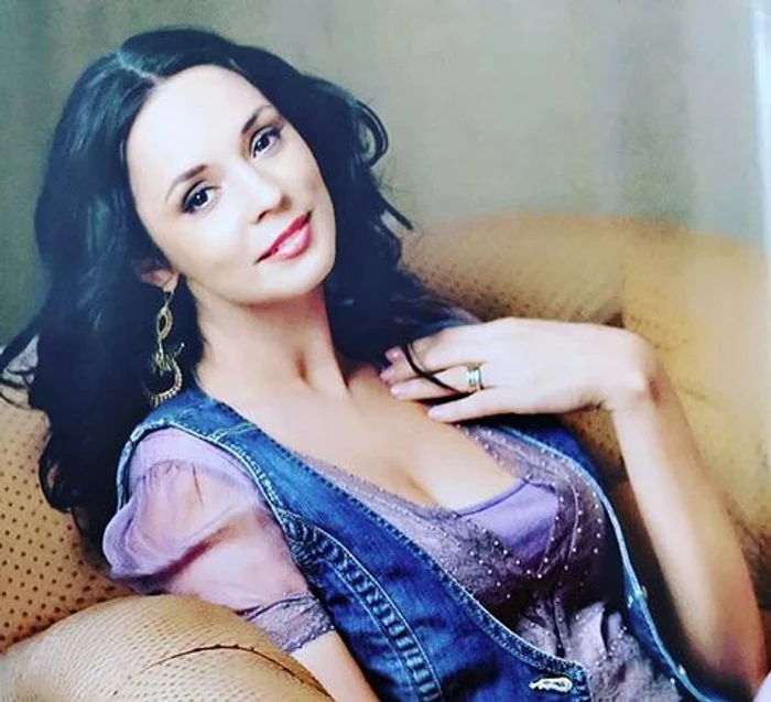 
    Andreea Marin, alături de iubitul consul, Adrian BrâncoveanuFoto: Click!  