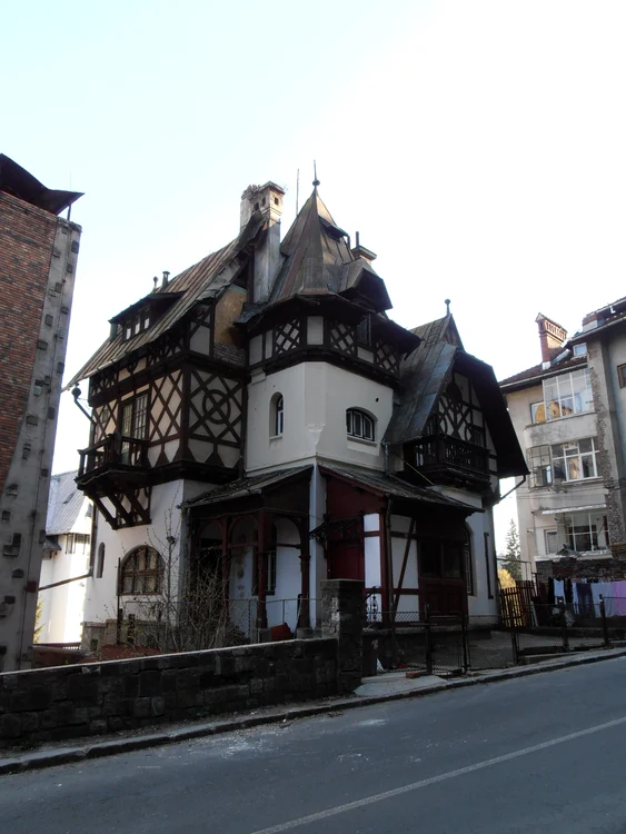 "De Pontoise à Stamboul", trecînd pe la "Castelul Peleş" jpeg