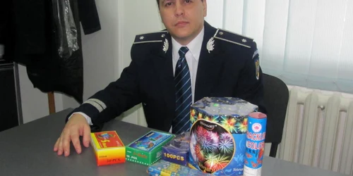 Mii de petarde au fost confiscate în halta CFR Slăviteşti