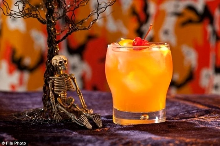 Reţeta cocktailului Zombie a fost creată în 1930 la Hollywood FOTO: The Cooking Channel