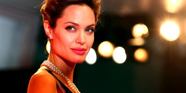 Angelina Jolie a mărturisit că a luat substanţa halucinogenă înaintea unei călătorii la Disneyland