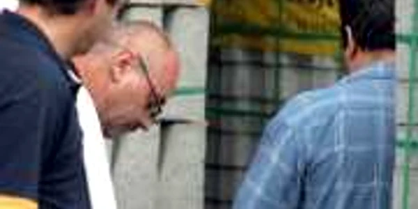 Cu tunurile pe evazionişti