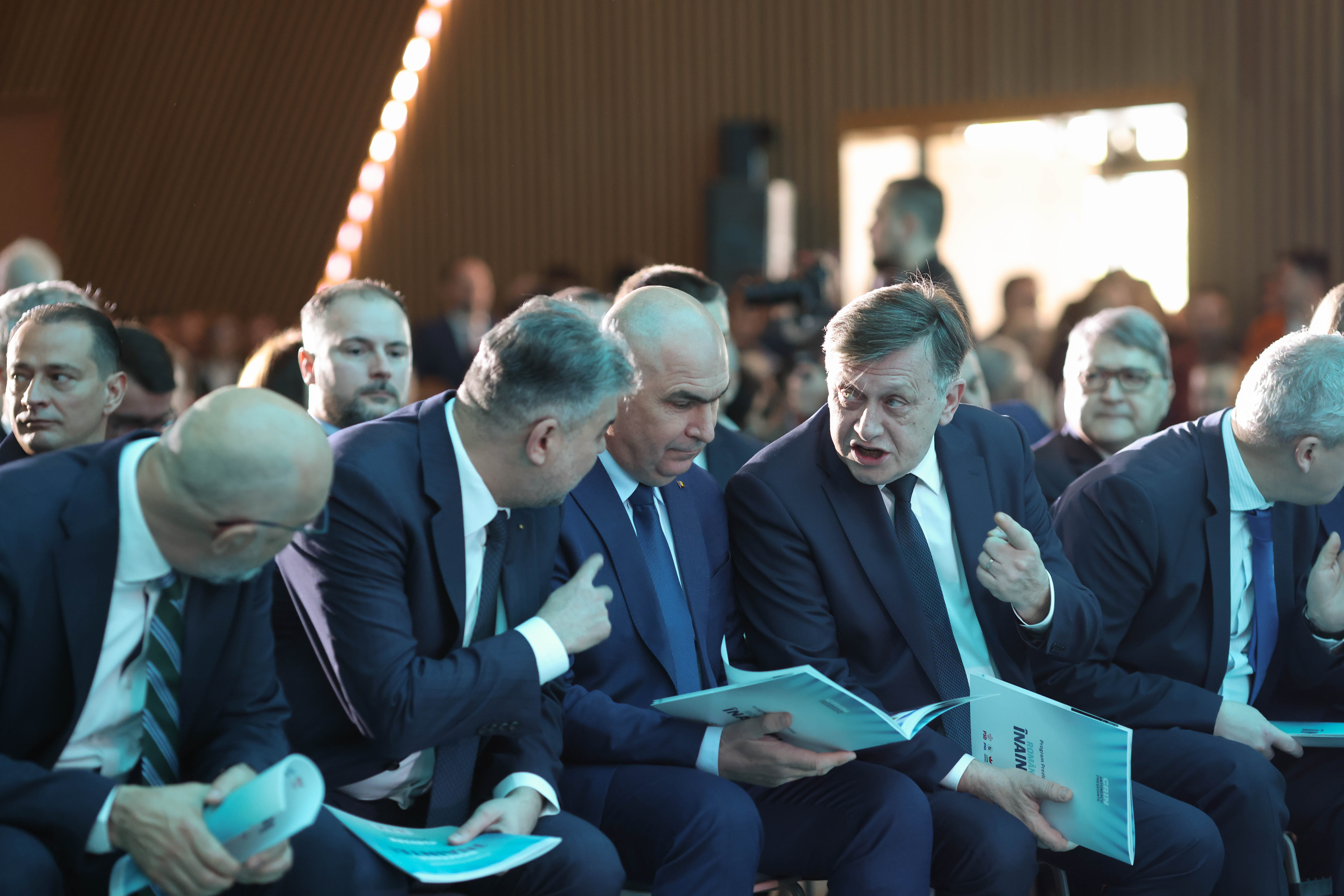 Lansarea oficială a programului prezidenţial al candidatului Alianţei electorale 'România Înainte', Crin Antonescu, în București, 9 aprilie 2025 Inquam Photos George Călin (6) jpg