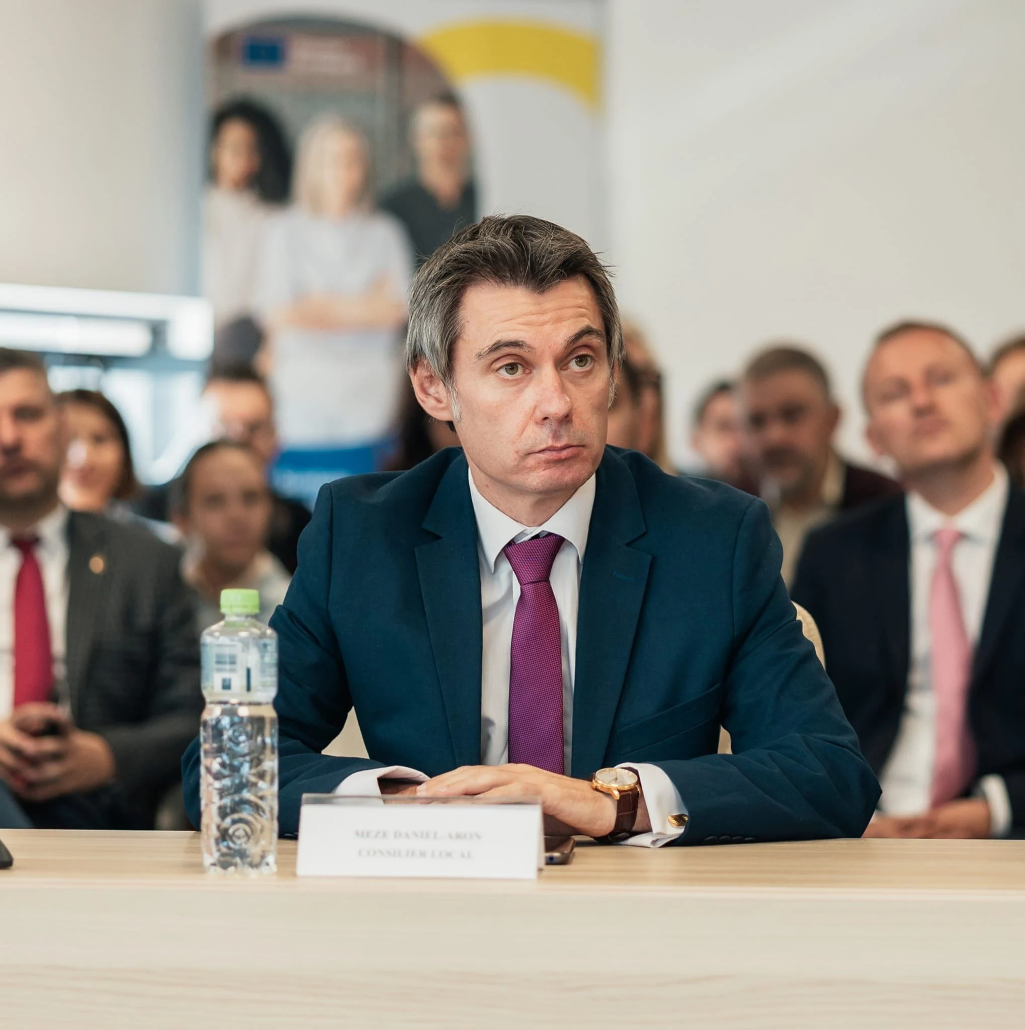 Imagini cu momentul în care consilierul USR intră peste elevi într-o cameră de hotel: „Vă bat pe toți”