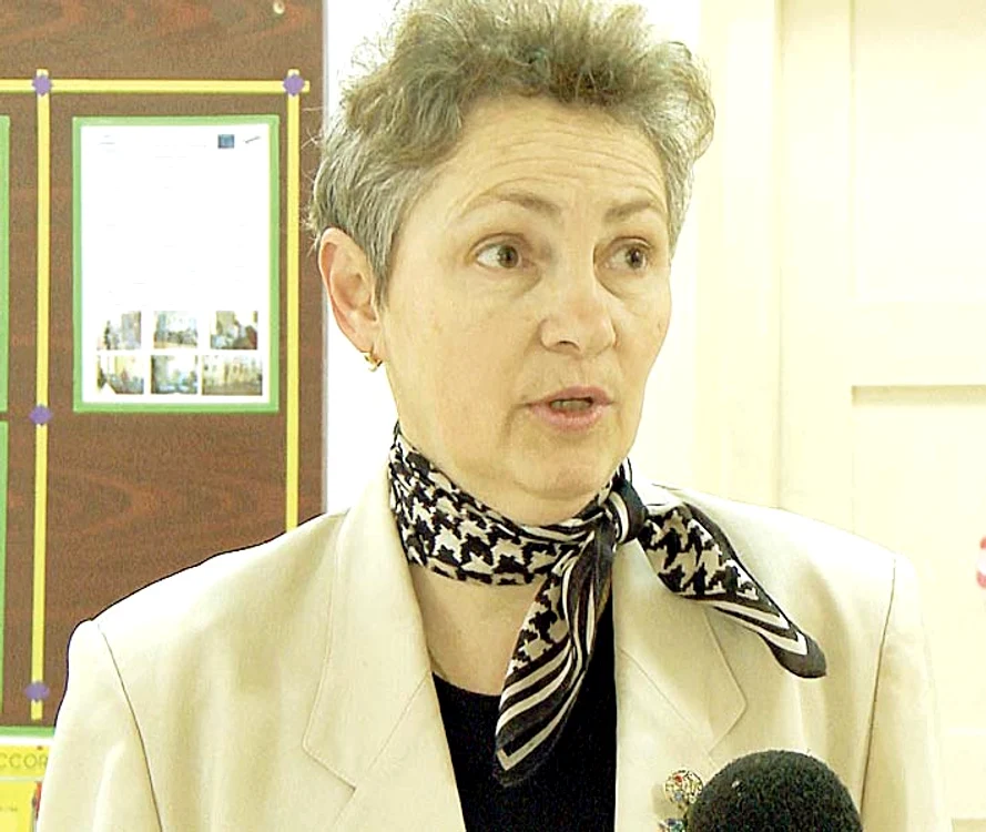 
    Liliana Cernat,  directoarea şcolii (FOTO: IONUŢ DIMA)  