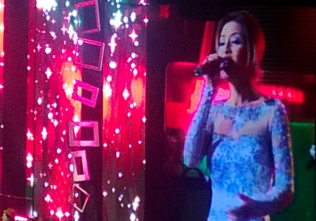 Nicoleta Nucă a urcat pe scena de la Sala Palatului, în deschiderea primului concert de Crăciun oferit de Ștefan Bănică jr. în 2015
