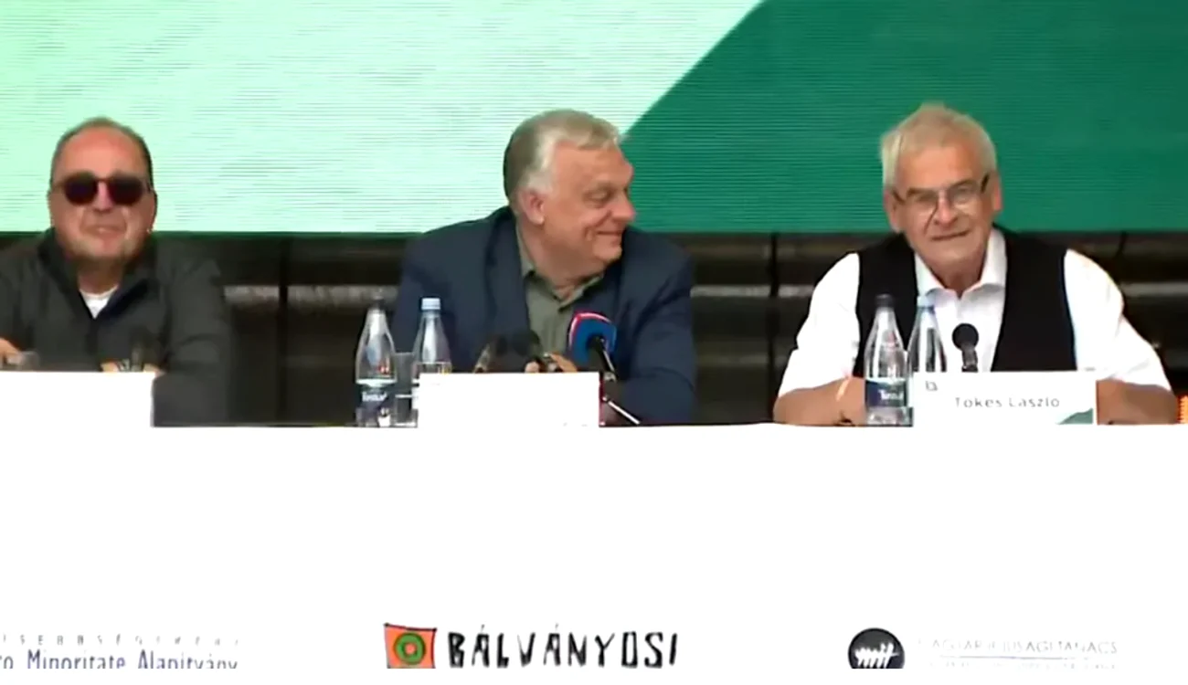 László Tőkés și Viktor Orban la Universitatea de Vară de la Băile Tușnad. FOTO: Captură Video 