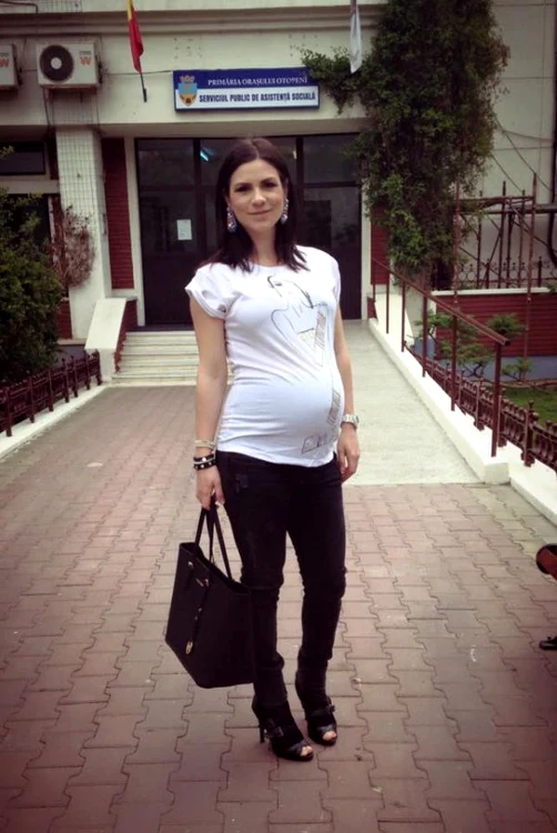 Ellie White vrea să nască mai repede de termen.foto:Arhiva personală