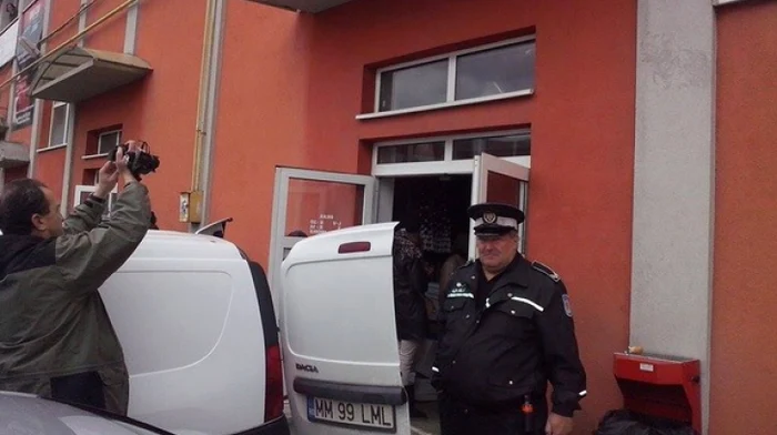 
    Patroana s-a sinucis în magazinul pe care-l deținea (foto: realitatea.net)  