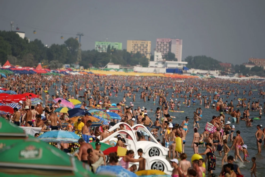Plaja de la Mamaia, în sezonul estival Foto Arhivă