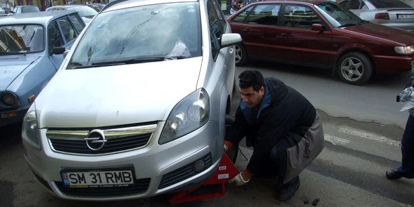 În acest an, angajații SSTAP au blocat roțile a 3000 de mașini parcate fără bilete