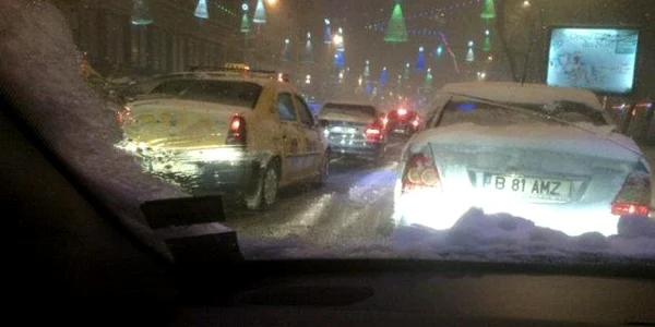 Iarna a îngreunat traficul FOTO Facebook